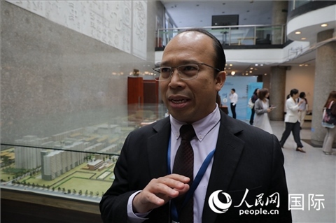 馬來西亞駐華使館參贊阿茲蘭接受人民網(wǎng)采訪。人民網(wǎng) 王婧攝