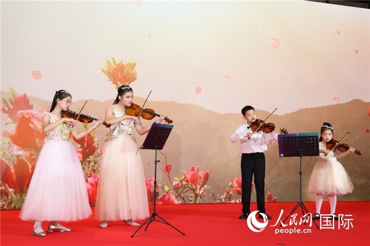 中國(guó)青少年樂(lè)器表演。人民網(wǎng)記者任皓宇攝