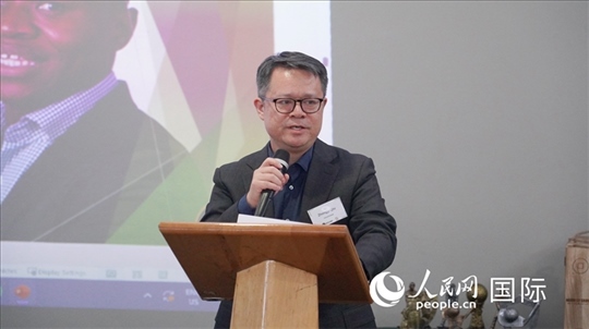 中國駐南非使館經(jīng)商處參贊邱忠義發(fā)言。 人民網(wǎng) 張茜攝