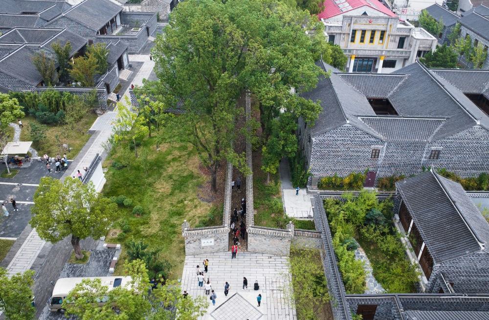 ↑位于安徽省桐城市的六尺巷。