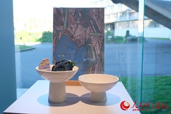 壁畫礦物質(zhì)顏料展示。人民網(wǎng)記者 尚凱元攝