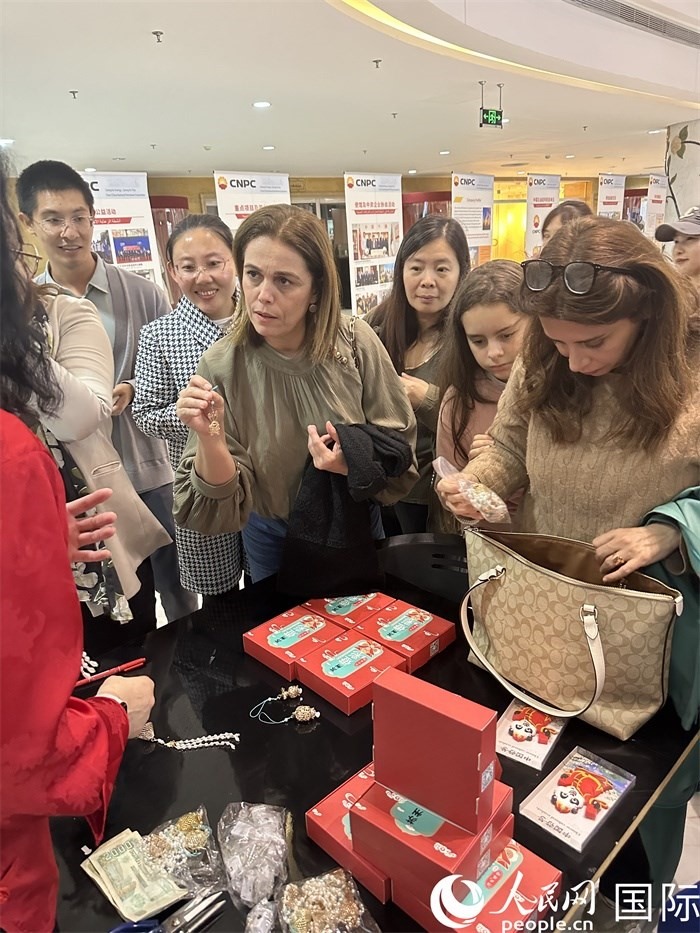 中國傳統(tǒng)非物質(zhì)文化遺產(chǎn)互動(dòng)展示。人民網(wǎng)記者 郝瑞敏攝