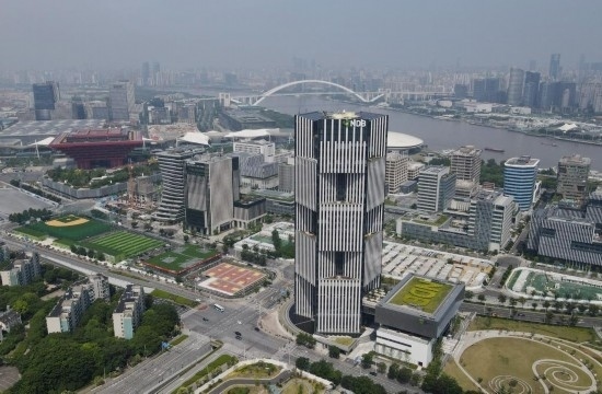 位于中國(guó)上海浦東新區(qū)世博園區(qū)的金磚國(guó)家新開發(fā)銀行總部大樓（2022年6月17日攝，無人機(jī)照片）。新華社記者方喆攝