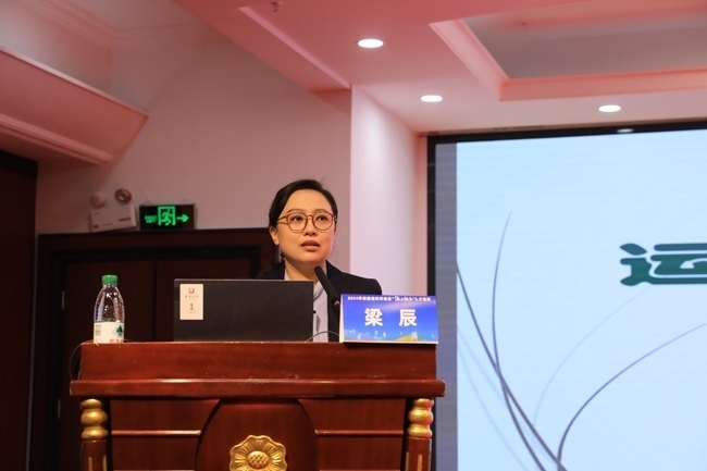 國家體育總局運(yùn)動醫(yī)學(xué)研究所醫(yī)務(wù)監(jiān)督中心副主任、中國體育科學(xué)學(xué)會運(yùn)動醫(yī)學(xué)分會副秘書長梁辰授課。主辦方供圖