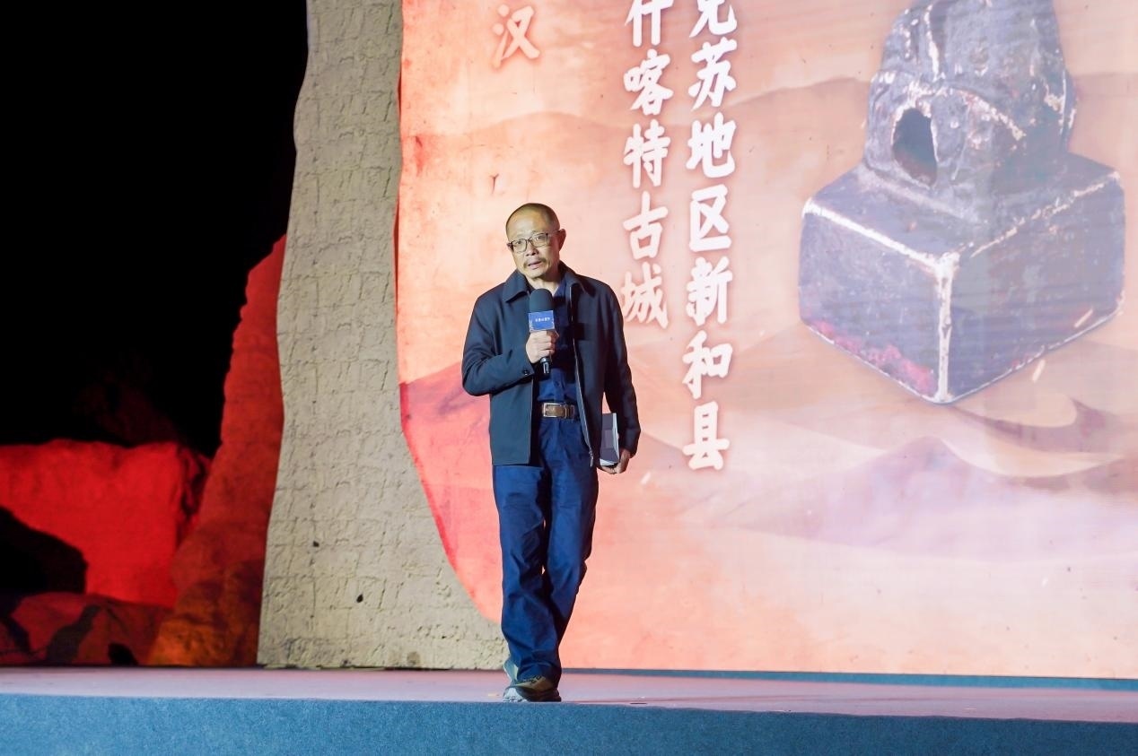 陳凌在“何以中國(guó)·五星出東方”網(wǎng)絡(luò)主題宣傳活動(dòng)現(xiàn)場(chǎng)演講。人民視頻供圖