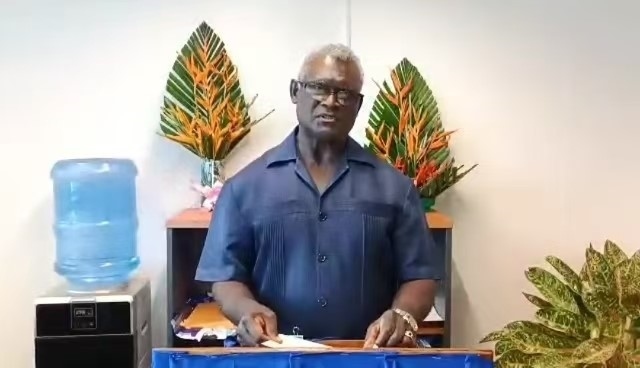 所羅門群島前總理、現(xiàn)任財(cái)政與國(guó)庫(kù)部長(zhǎng)梅納西·索加瓦雷以視頻形式向論壇致辭（主辦方供圖）