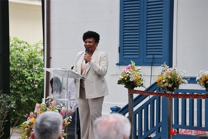 巴西文化部部長(zhǎng)梅內(nèi)塞斯在開園儀式上發(fā)表致辭。人民網(wǎng)記者 張志文攝