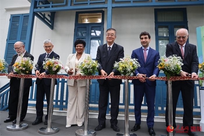 活動(dòng)上，中巴嘉賓共同為“茶緣·中巴友誼園”剪彩，標(biāo)志著中巴友誼園中“茶之道”展覽正式開幕。人民網(wǎng)記者 張志文攝