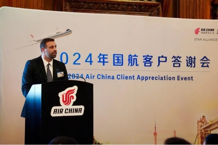 英國48家集團俱樂部主席杰克·佩里發(fā)表致辭。吳若鳴攝