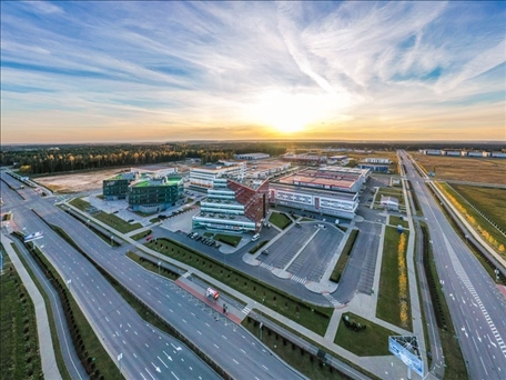 這是當?shù)貢r間2021年10月19日在白俄羅斯首都明斯克郊區(qū)拍攝的中白工業(yè)園。