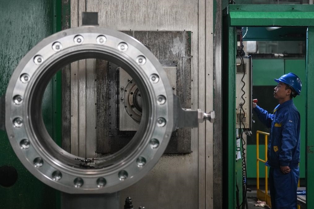 2023年2月14日，沈陽鼓風機集團股份有限公司的工人在車間工作。新華社記者 潘昱龍 攝