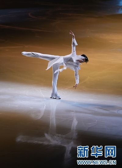 圖為羽生結弦在表演中。記者 錢錚 攝