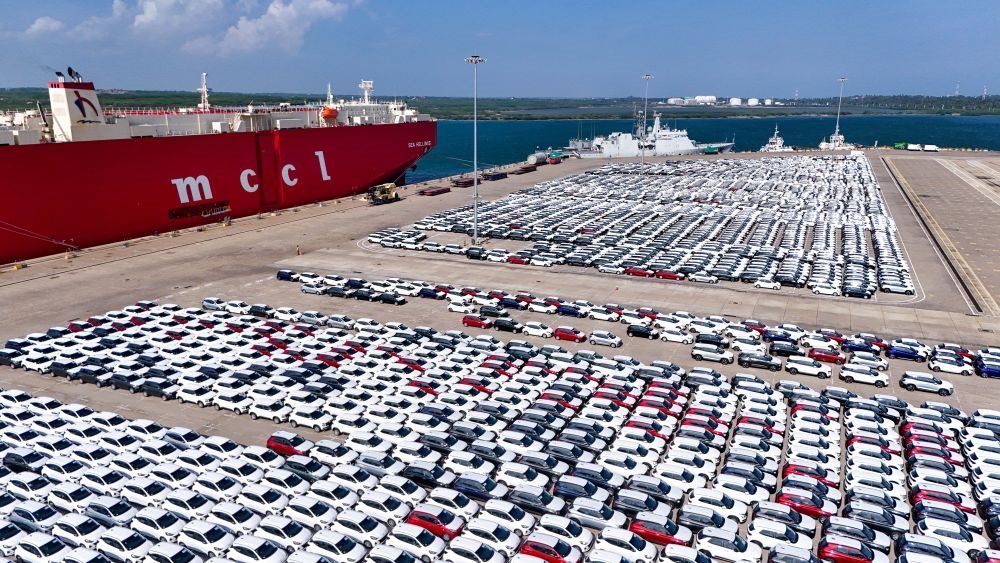 這是2024年3月28日拍攝的斯里蘭卡漢班托塔港（無人機(jī)照片）。新華社記者徐欽攝