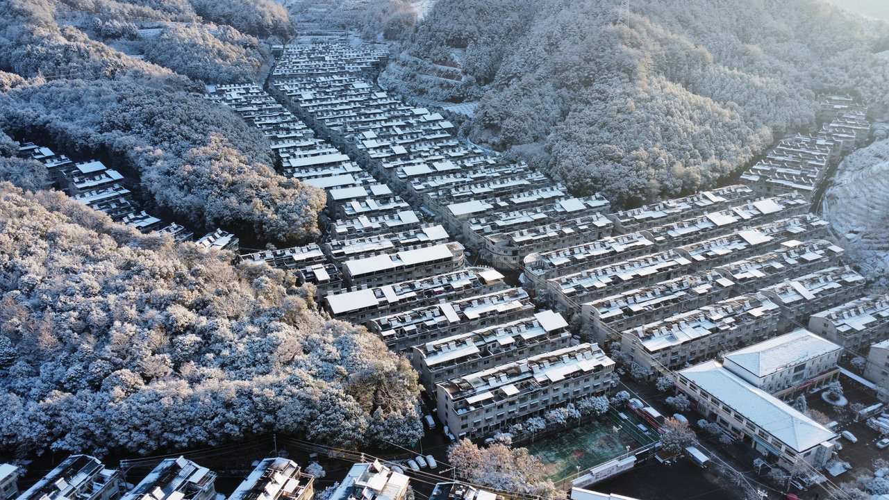 慶元縣濛洲街道同濟(jì)新村，雪后初霽。慶元縣融媒體中心 供圖