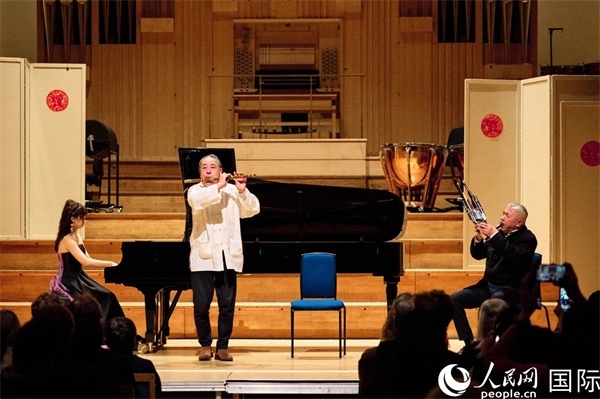 旅英音樂家聯(lián)袂演奏《枉凝眉》。楊浩鵬攝