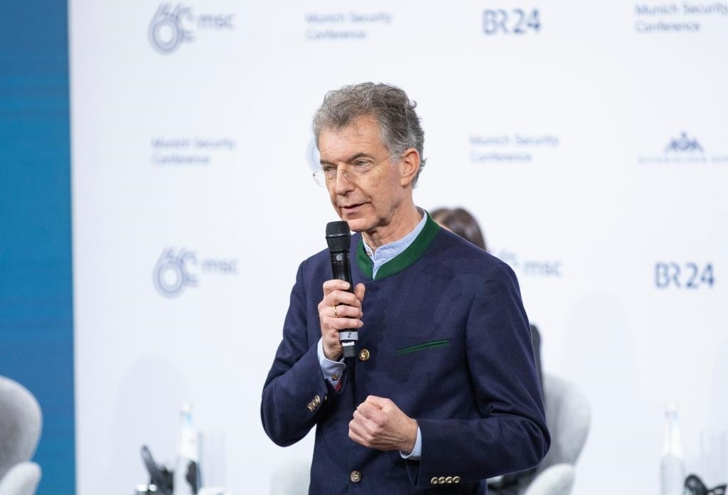 2024年2月18日，慕安會主席克里斯托夫·霍伊斯根在德國慕尼黑舉行的第60屆慕尼黑安全會議上發(fā)表閉幕致辭。新華社記者 張帆 攝