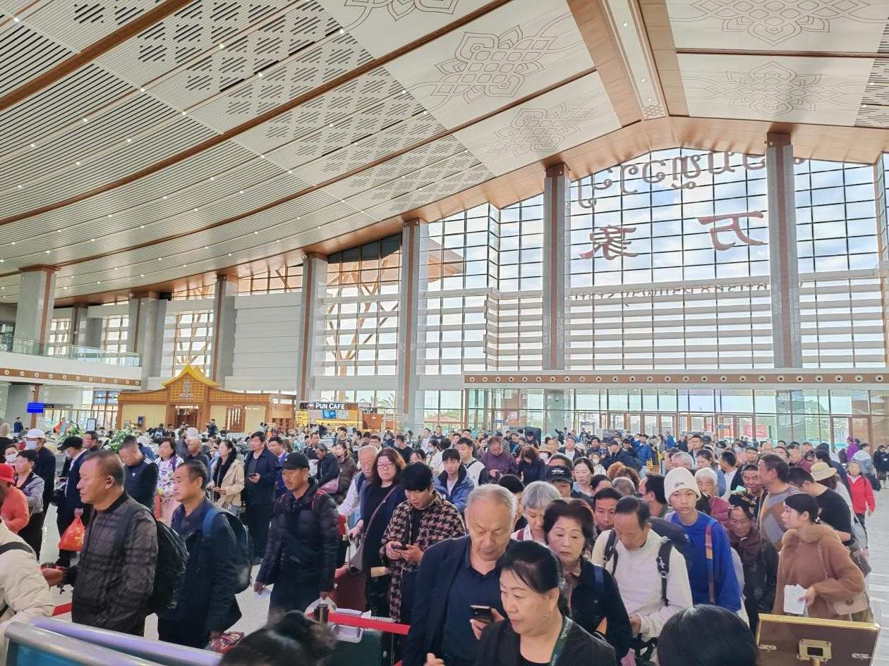 春節(jié)期間的中老鐵路萬象站。李加勇攝