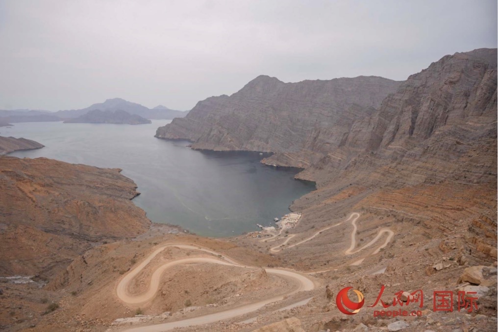 圖為阿曼北部穆桑代姆峽灣。人民網(wǎng) 塔里克·易卜拉欣攝