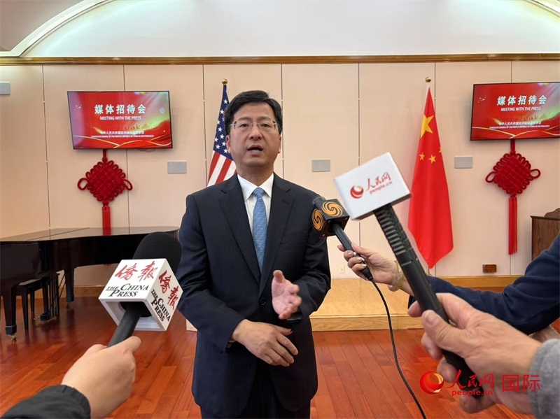 張建敏接受人民網等媒體記者采訪。人民網 鄧圩攝