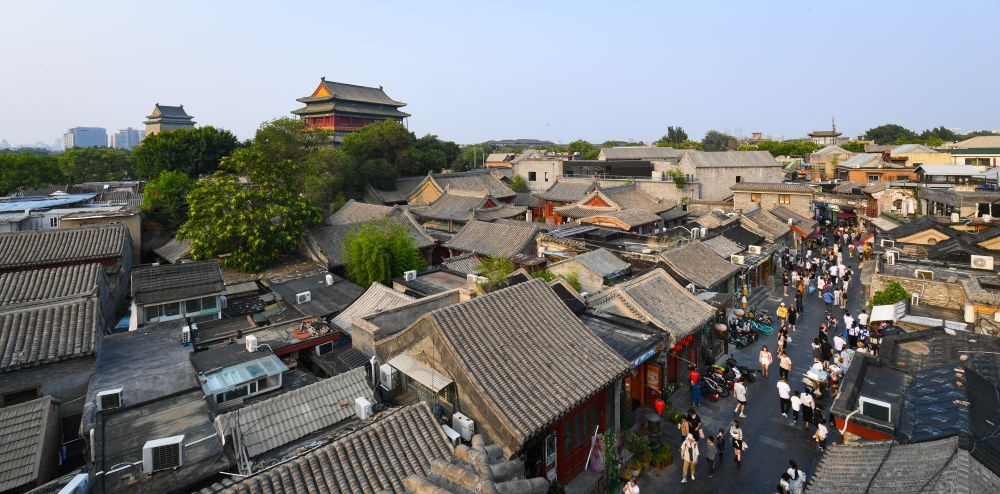 遠(yuǎn)眺鐘鼓樓。新華社記者 陳鐘昊 攝