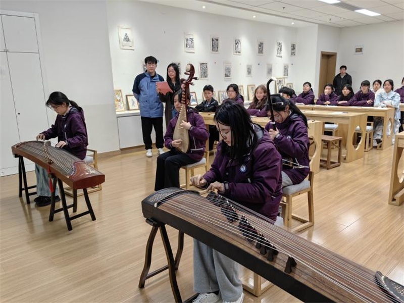 匡園學(xué)生民樂合奏。