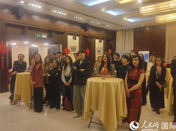 來自意大利多所高校的師生代表參加了此次活動。人民網(wǎng)記者鄭彬攝
