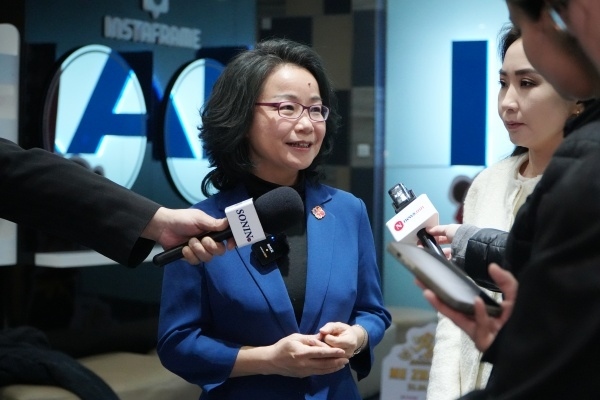 沈敏娟大使接受中蒙主流媒體采訪。中國(guó)駐蒙古國(guó)使館供圖