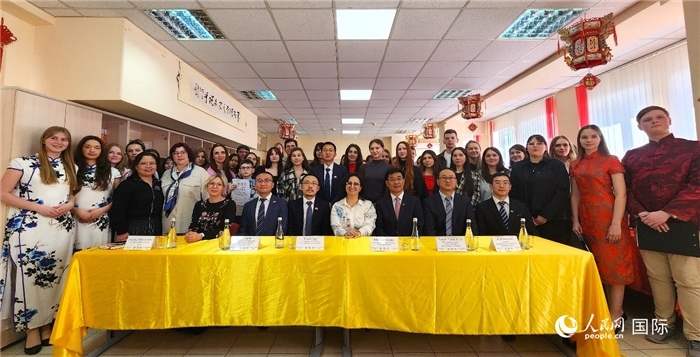 參加中文翻譯比賽全體人員合影。人民網(wǎng)記者 蔡子暢攝