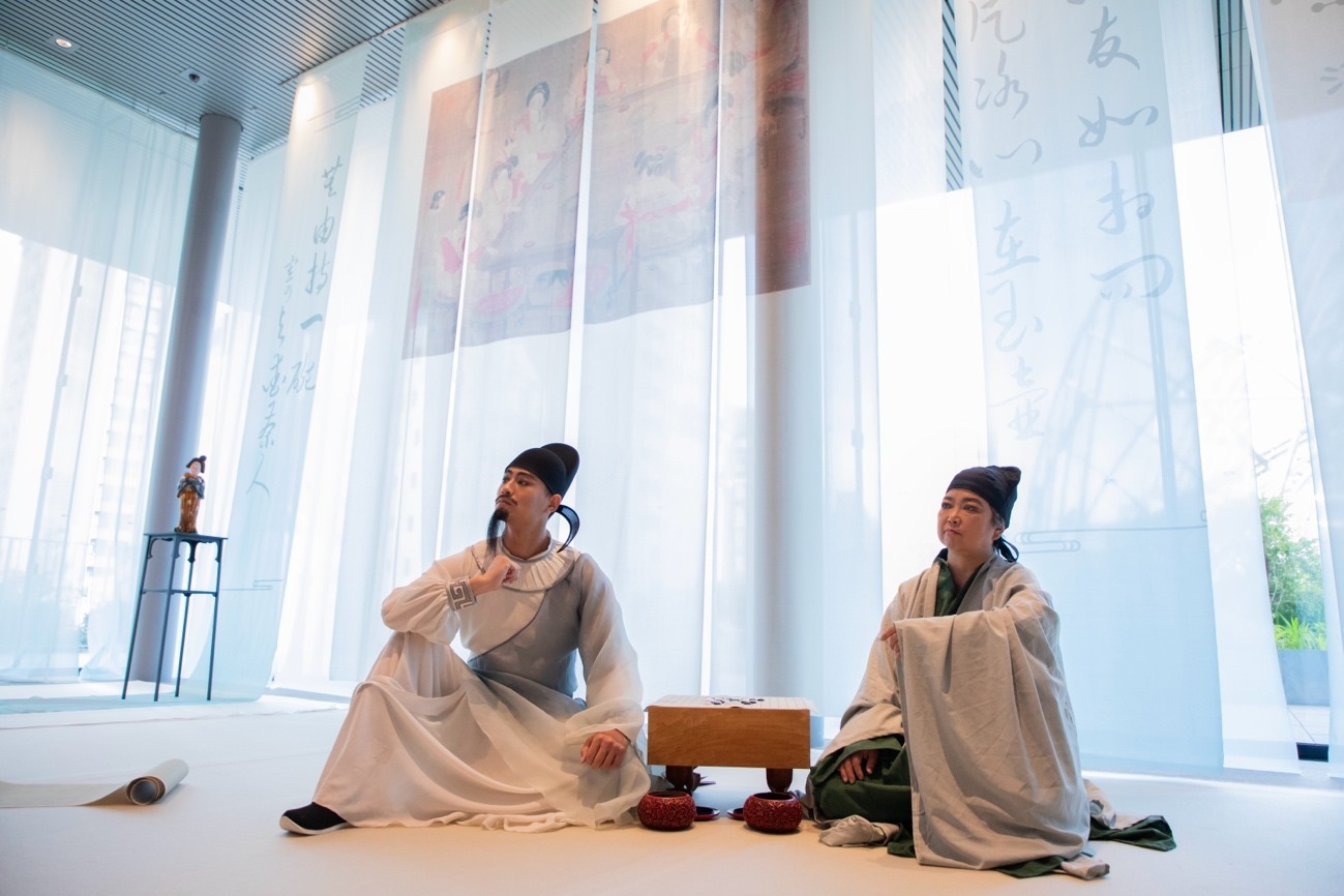 白居易與茶仙盧仝。中國(guó)駐大阪旅游辦事處供圖