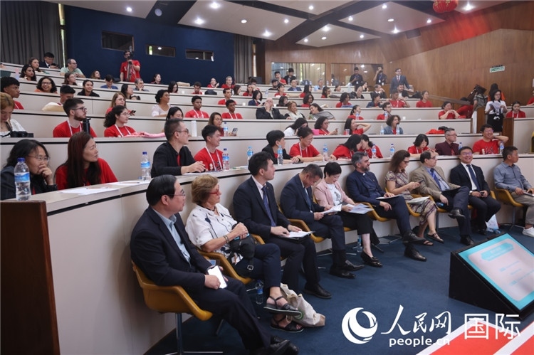 2025年“漢語橋”巴西賽區(qū)決賽現(xiàn)場。人民網(wǎng)記者 時(shí)元皓攝