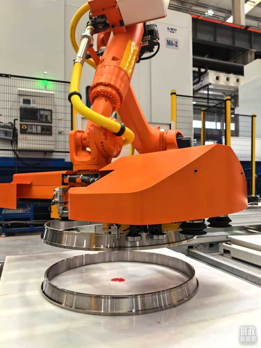 △洛軸產(chǎn)品。（總臺(tái)央視記者黎兵拍攝）