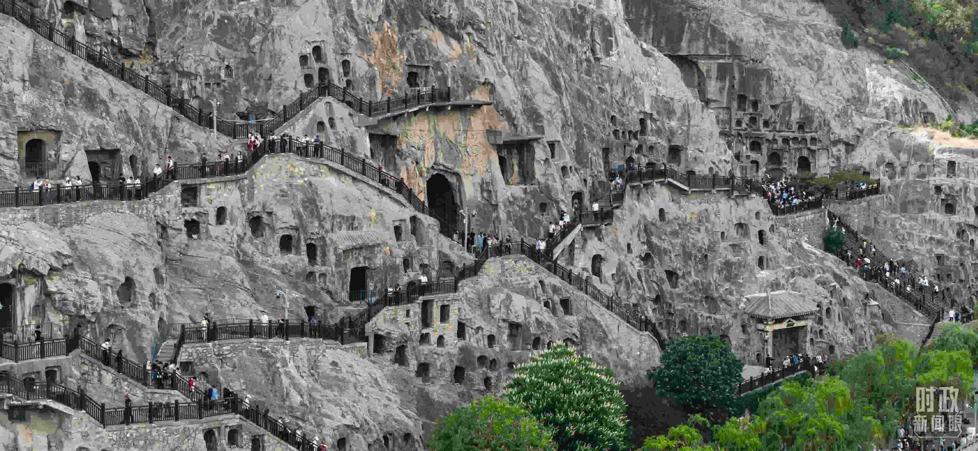 △龍門石窟。（總臺(tái)國(guó)廣記者李晉拍攝）