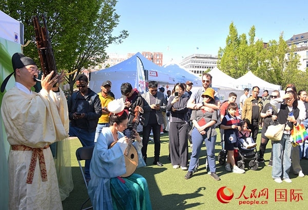 明月民樂工坊展示。人民網(wǎng)記者 殷淼攝